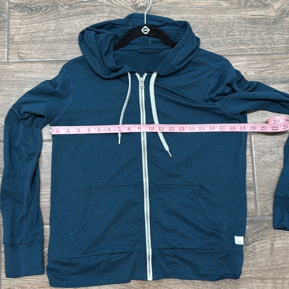 Vuori Cosmo Heather Hoodie. - Picture 4 of 4